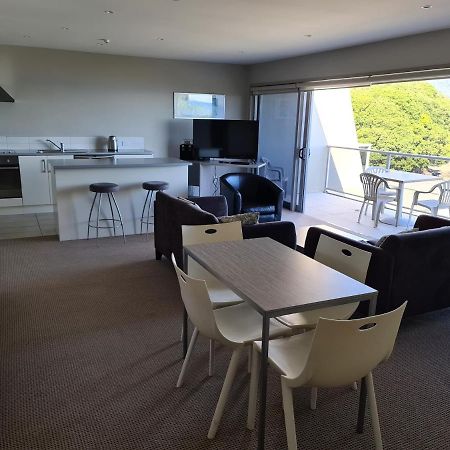 Te Kaha Beach Hotel Luaran gambar
