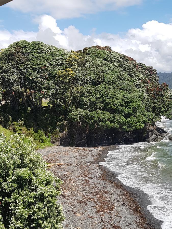 Te Kaha Beach Hotel Luaran gambar