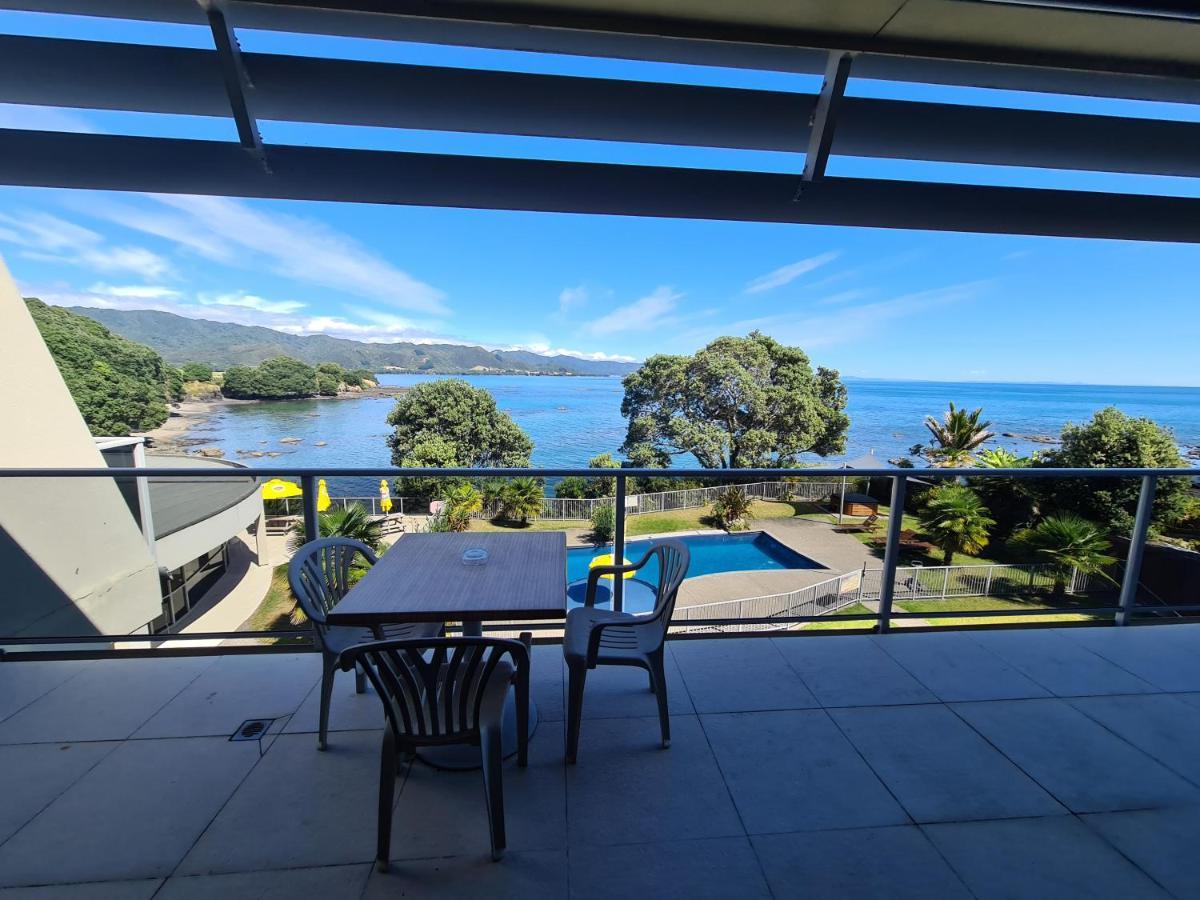Te Kaha Beach Hotel Luaran gambar