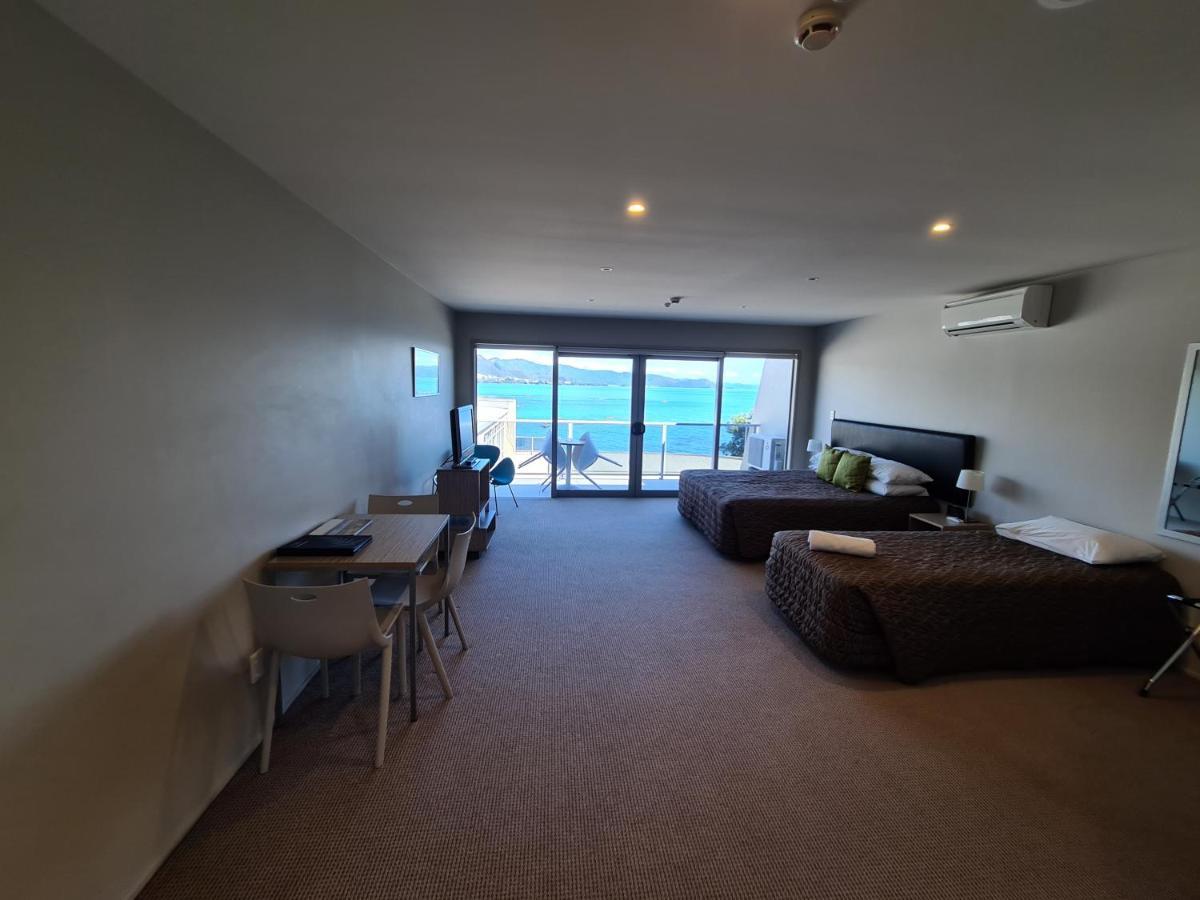 Te Kaha Beach Hotel Luaran gambar