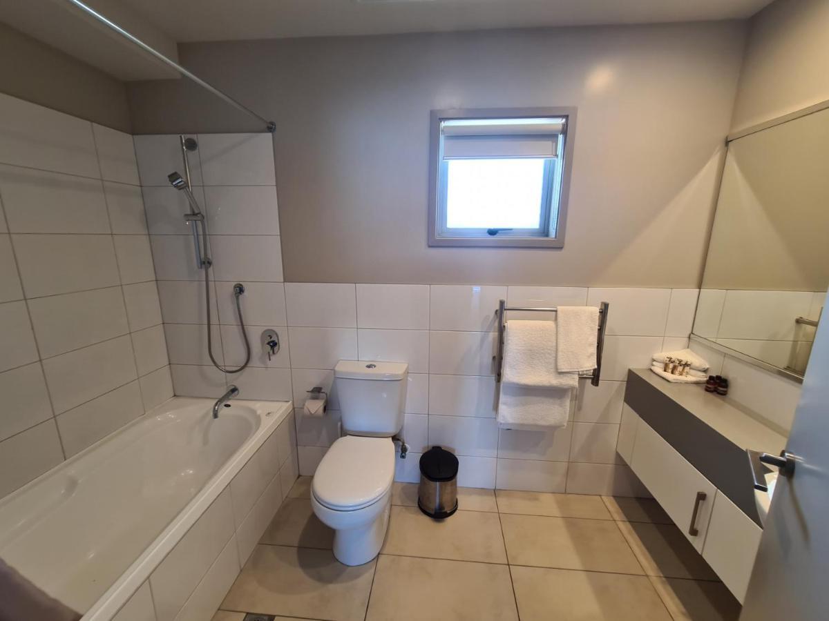 Te Kaha Beach Hotel Luaran gambar