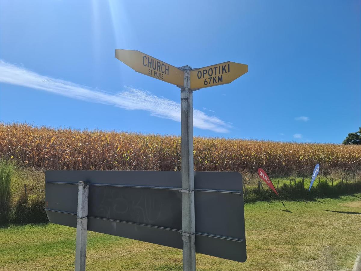 Te Kaha Beach Hotel Luaran gambar